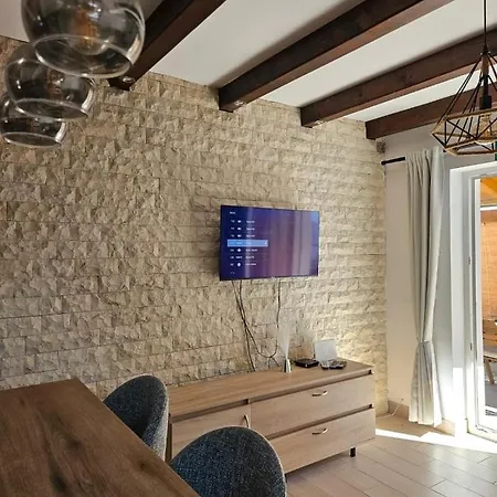 아파트 Apartman Bucic 비르
